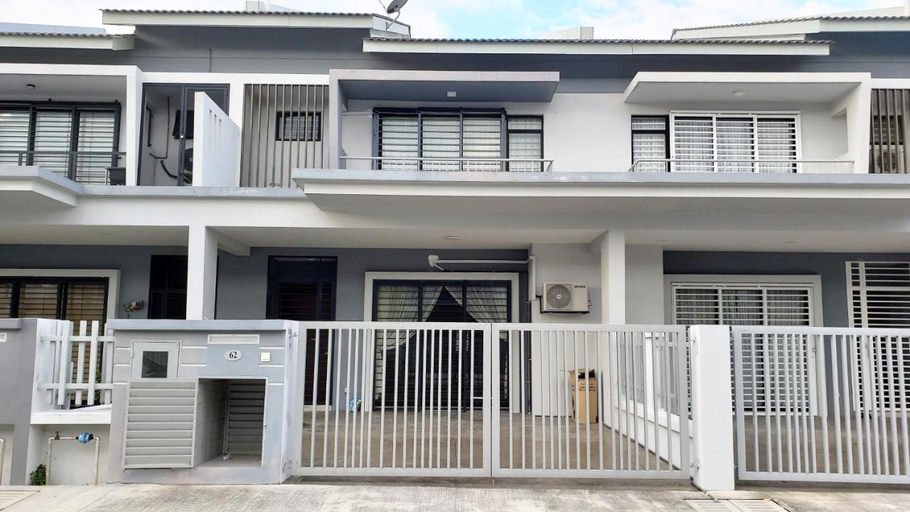 Sr Home-Stay @ Klia Куала-Лумпур Экстерьер фото